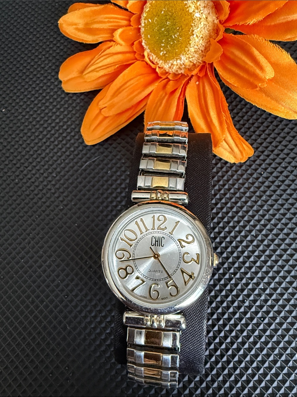 Chic Two-Tone Silver and Gold Round Dial Watch